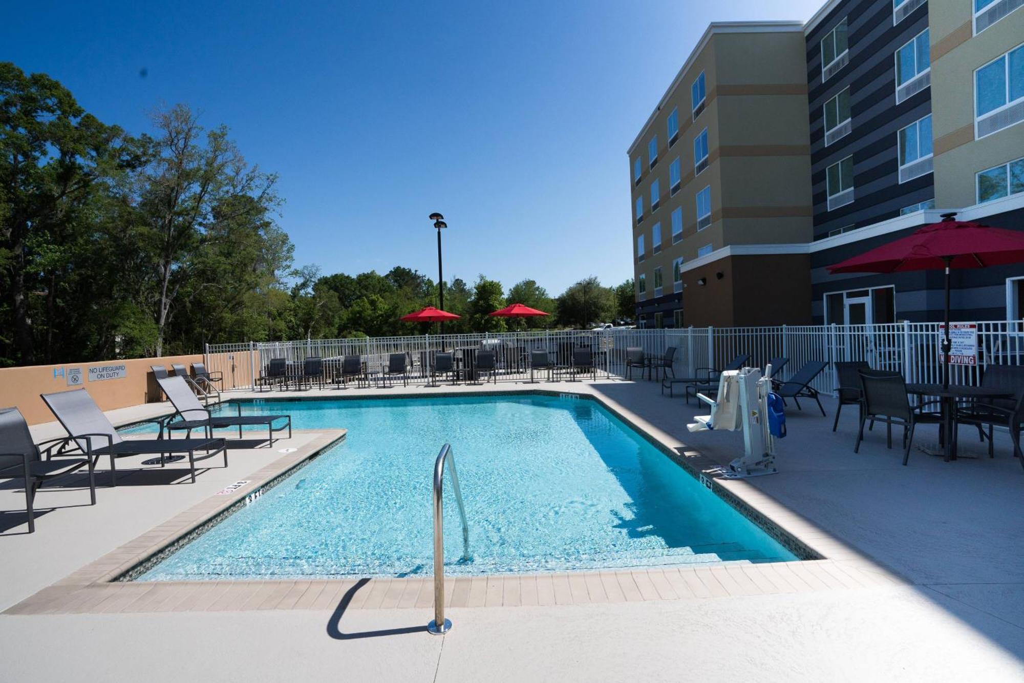 Fairfield Inn & Suites By Marriott Gainesville I-75 Bagian luar foto